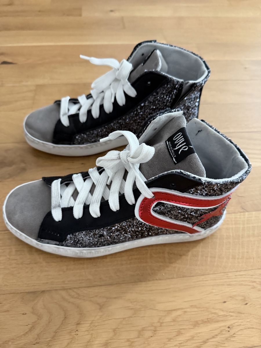 Scarpe da donna: Sneakers Ovyé – Nuovo (secondo la descrizione) da Gland venduto da tel_2fwd