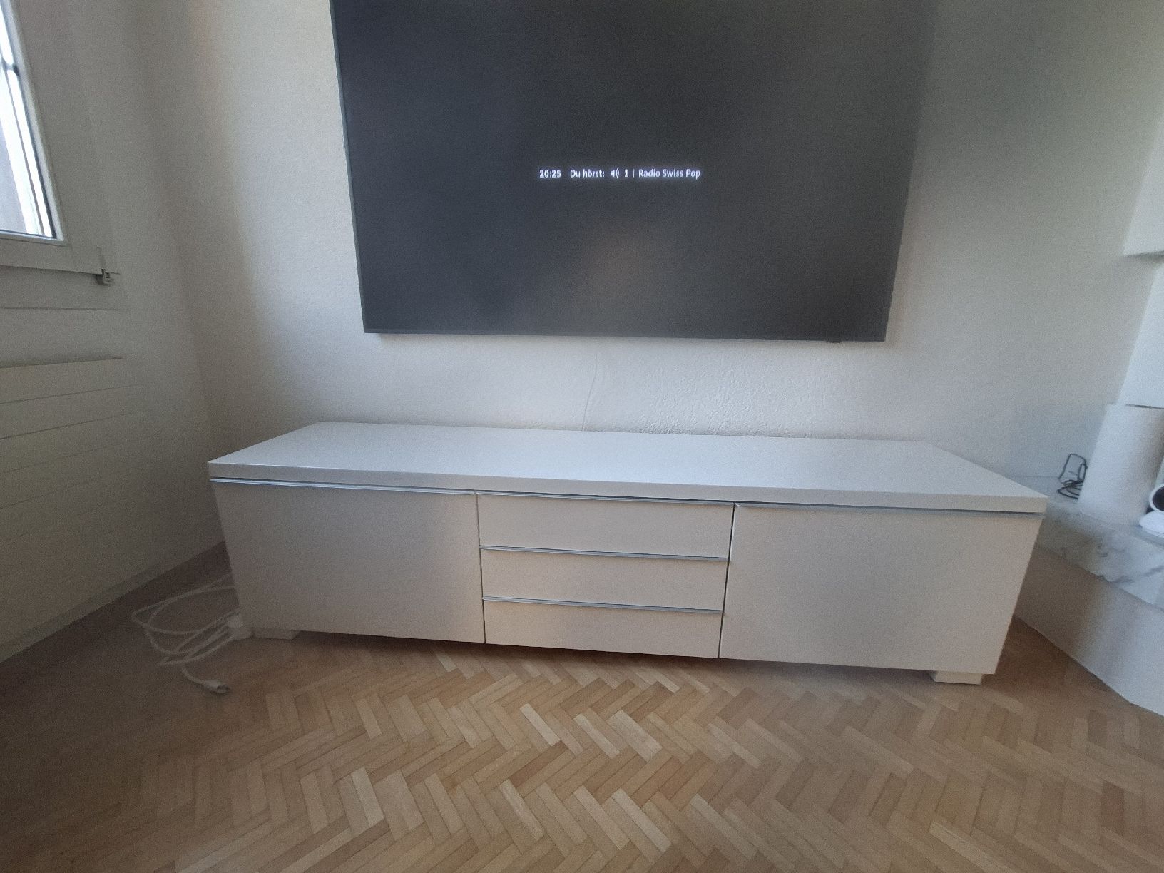 Mobili TV: Weisses Sideboard mit Schubladen – Usato da Uitikon Waldegg venduto da MiniCooperS06 1