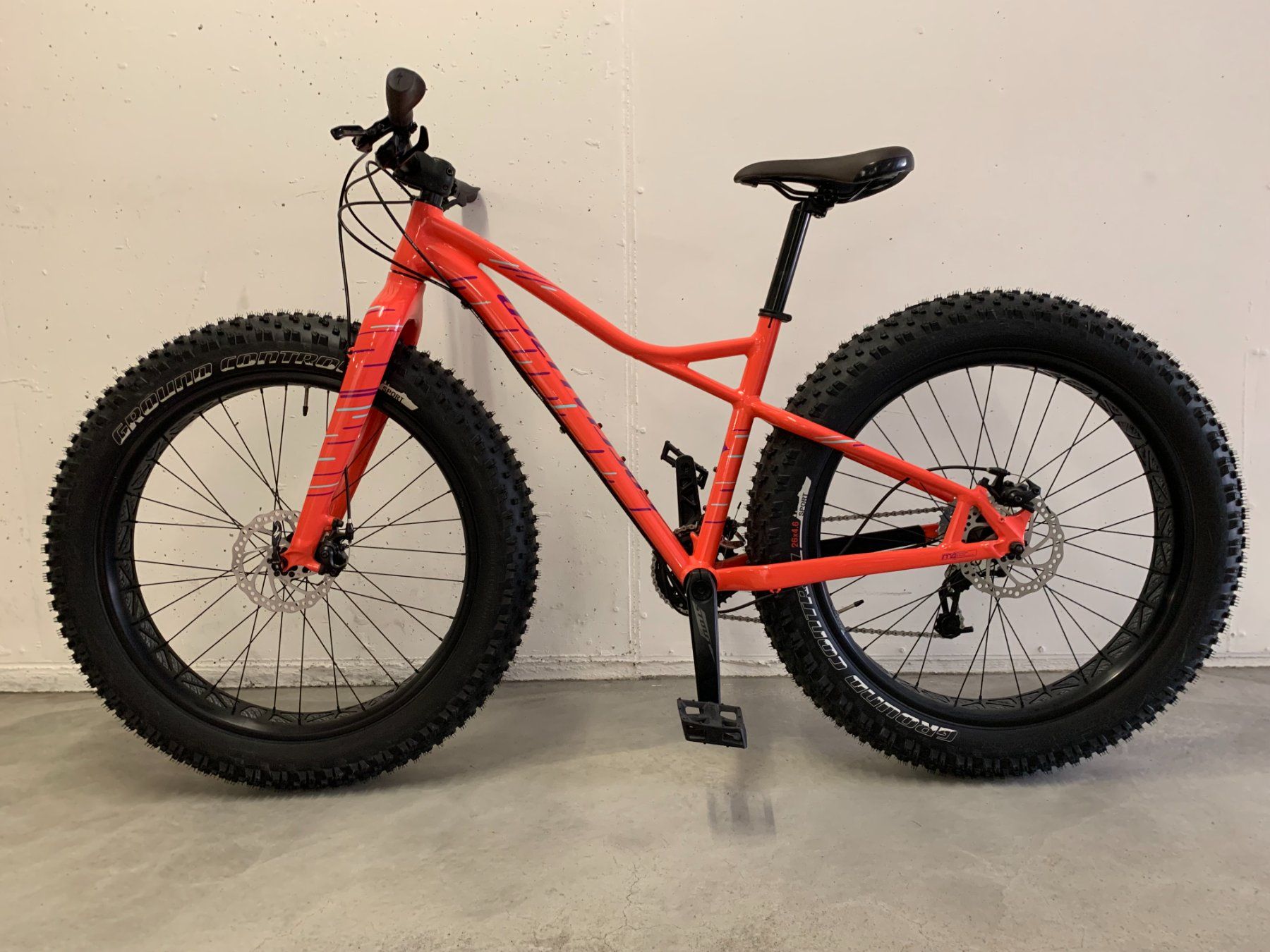 Specialized Velos: Specialized Hellga Fatbike 26" – Neu (gemäss Beschreibung) aus Zug von Cobra.73