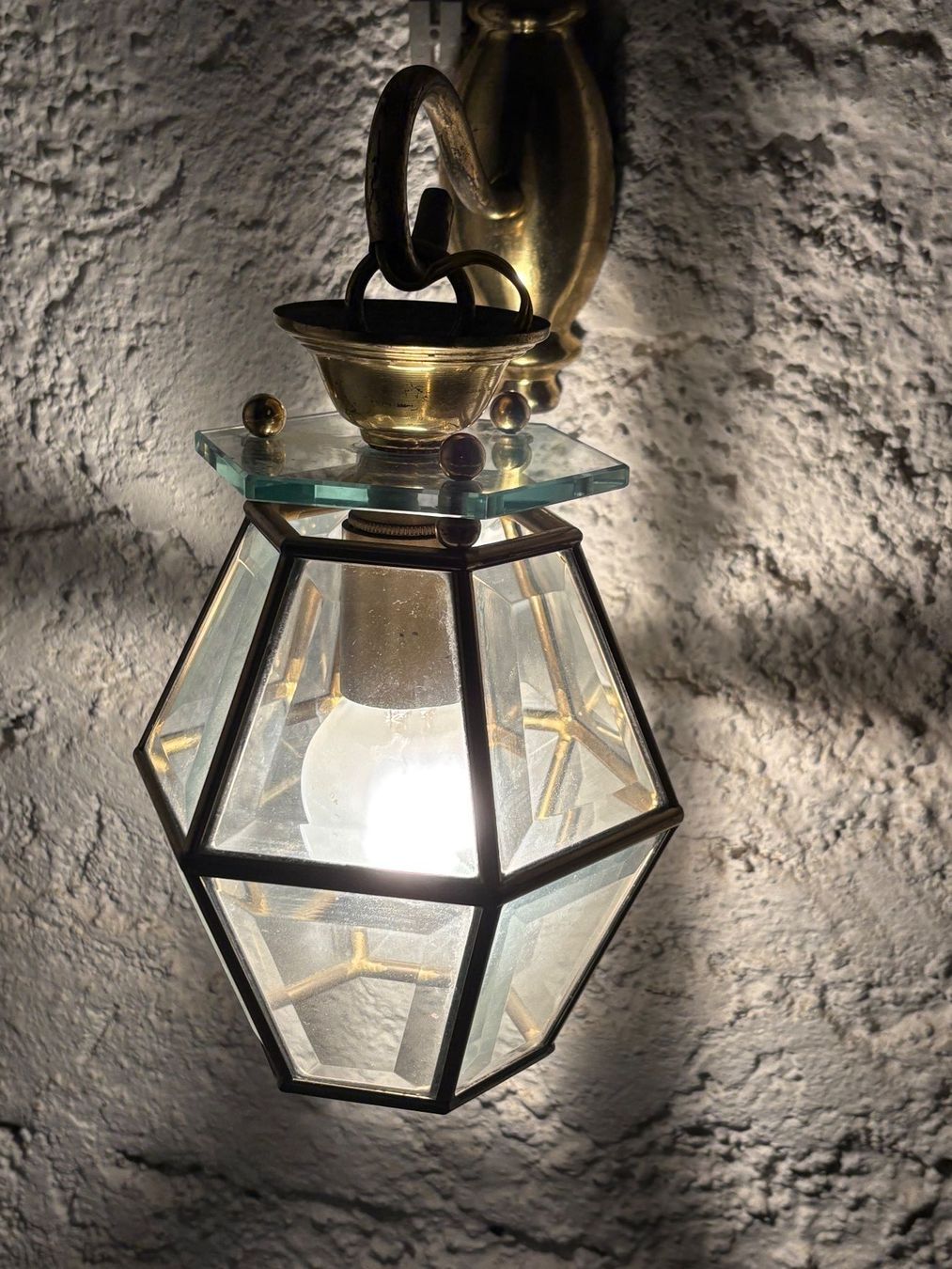 Lampade: Hängelampe sechseckig Glas mit Messingeinfassungen – Usato da Wil SG venduto da rolandsflohland