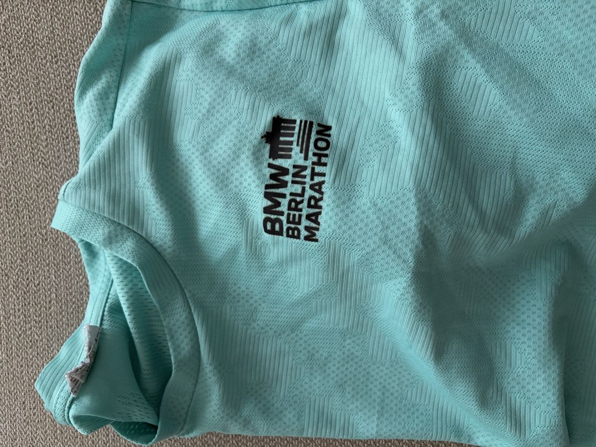 Adidas T-Shirts: Adidas Berlin Marathon Top M – Gebraucht aus Zürich von von_sj9s 5