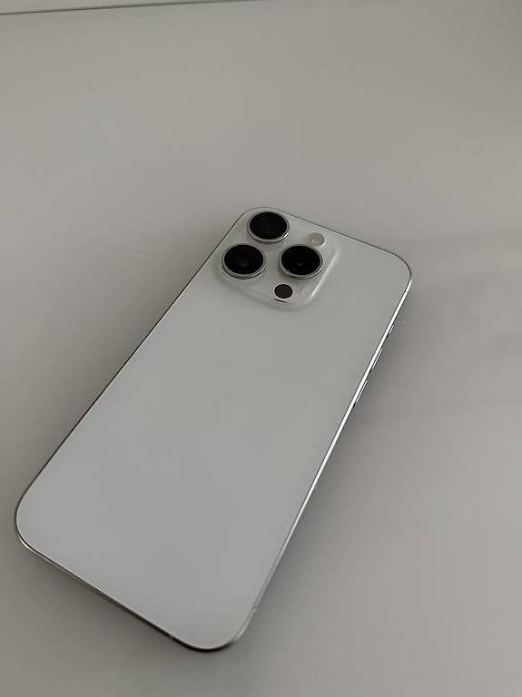 Apple Telefoni cellulari / Smartphones: iPhone 15 pro 256 gb – Usato da Breganzona venduto da Swonder