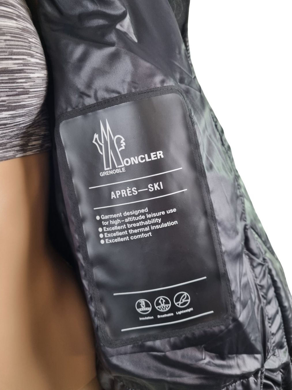 Moncler Jacken: MONCLER Saint Bermard Giubbotto Gr. 2 – Gebraucht aus Wangen b. Olten von Restwert_Wangen 5