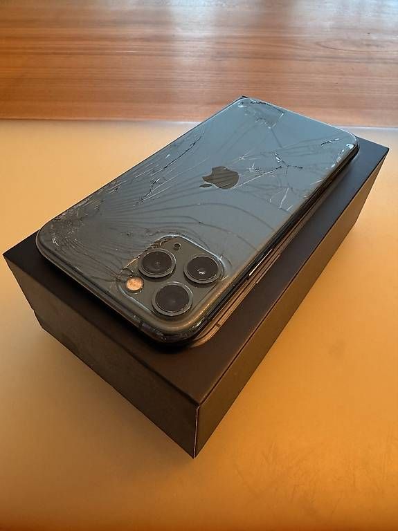 Handys / Smartphones: iPhone 11 Pro 64GB  – Gebraucht aus Oberstammheim von Joshua01112 1