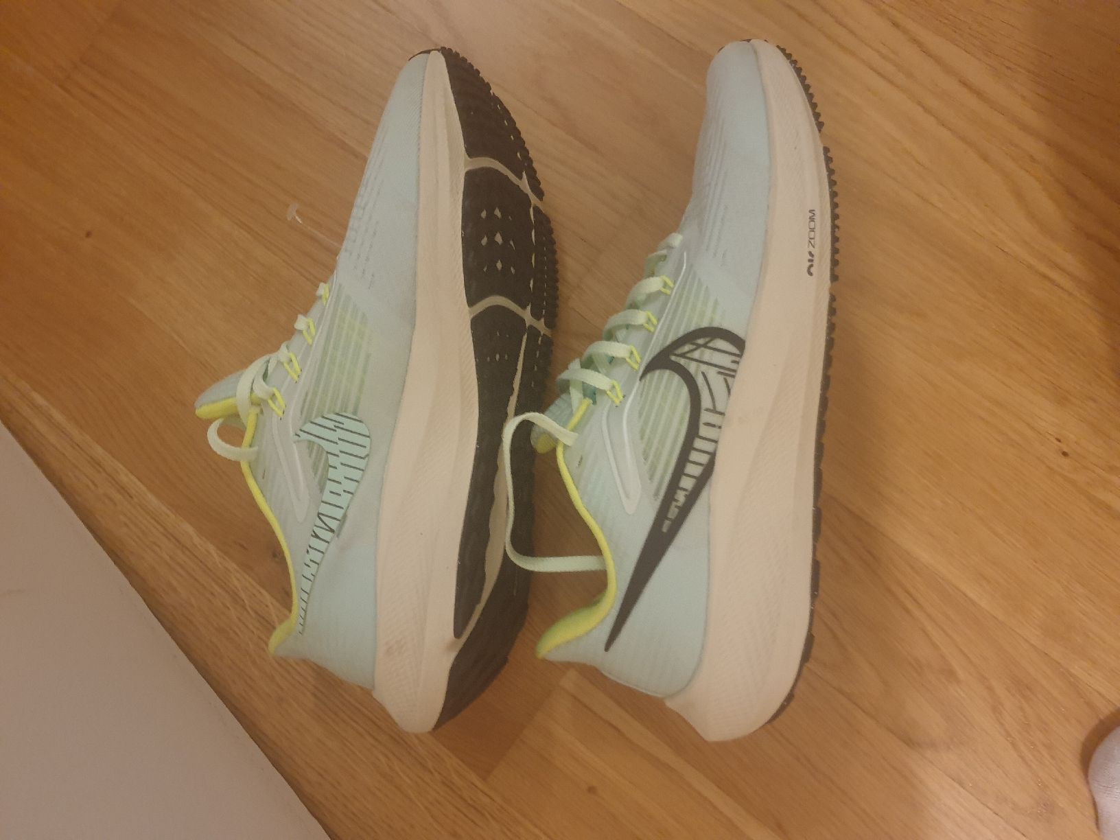 Nike Herrenschuhe: Neuf Chaussures Nike – Neu (gemäss Beschreibung) aus Fribourg von mal_8zjh 6