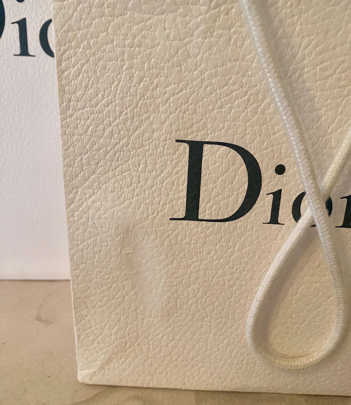 Altri gioielli: 2 Tüten von Dior – Usato da Zürich venduto da Maria2021 3