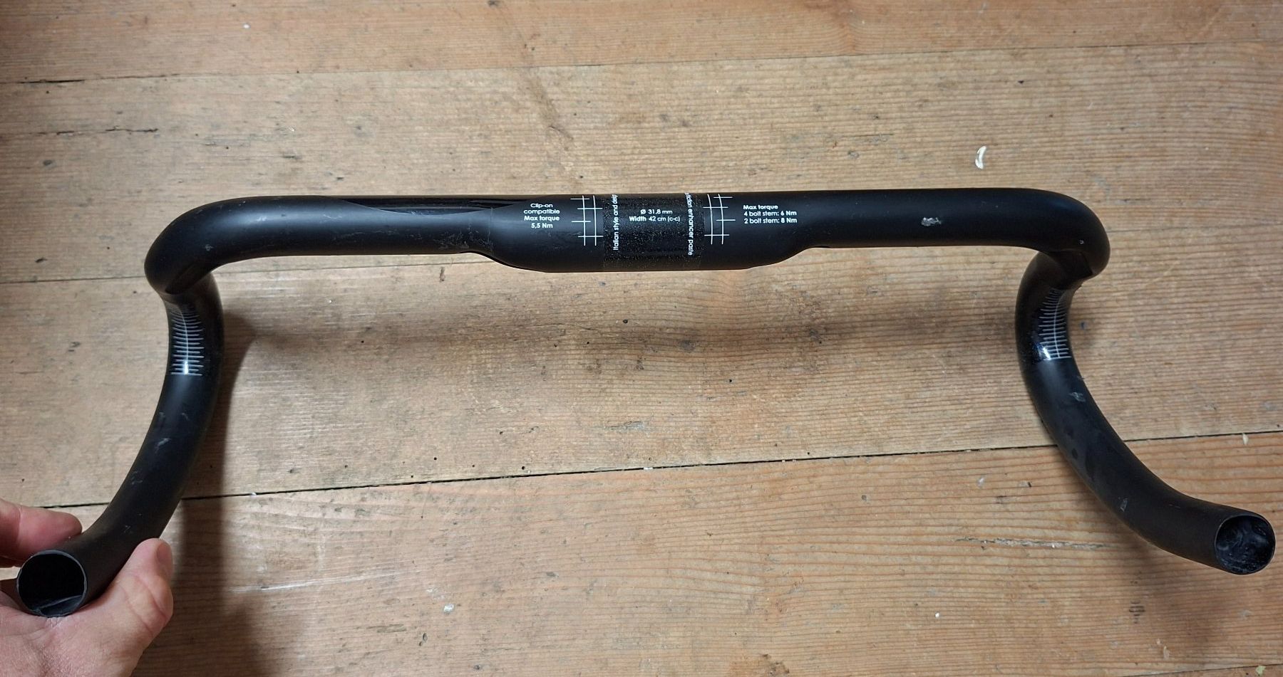 3T Pezzi di ricambio: 3T Ergonova Team Carbon Rennradlenker 42cm – Usato da Liestal venduto da Schaf5 1