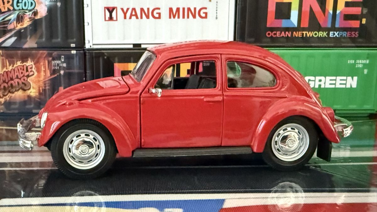 Volkswagen Modellini d'auto: VW Beetle Modellauto rot 1:24  – Nuovo (secondo la descrizione) da Basel venduto da Zomeg 1