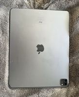 Apple iPad Pro 12.9” mit Magic Keyboard – Sehr guter Zustand