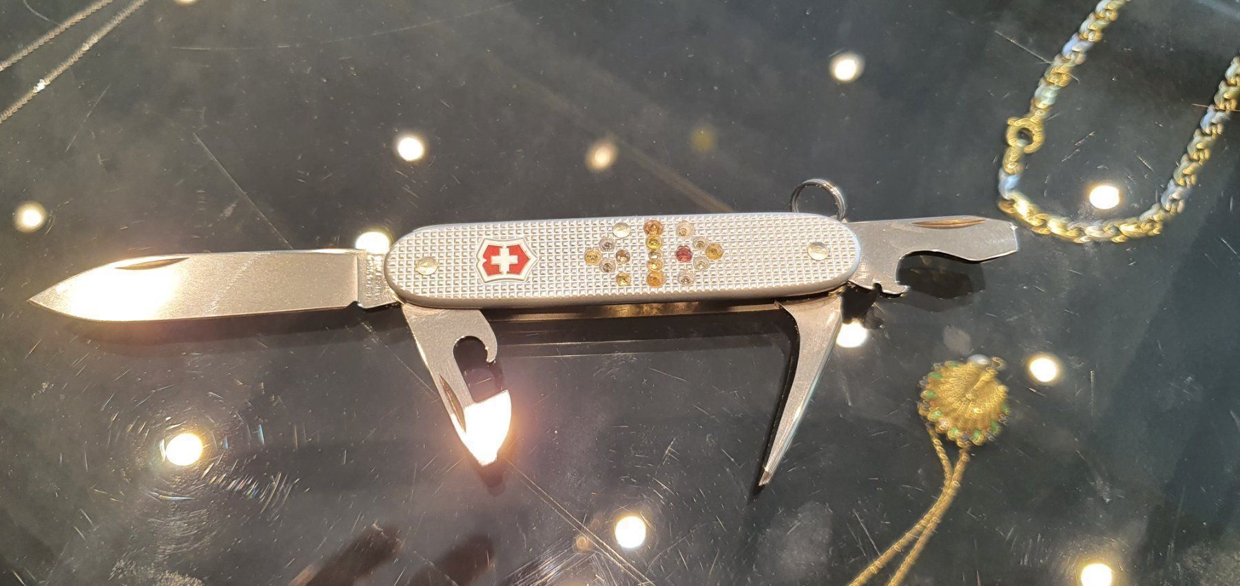 Victorinox Taschenmesser: SCHWEIZER TASCHENMESSER MIT ECHTEN SAFIR – Gebraucht aus Unterägeri von Altgoldschmuck 5