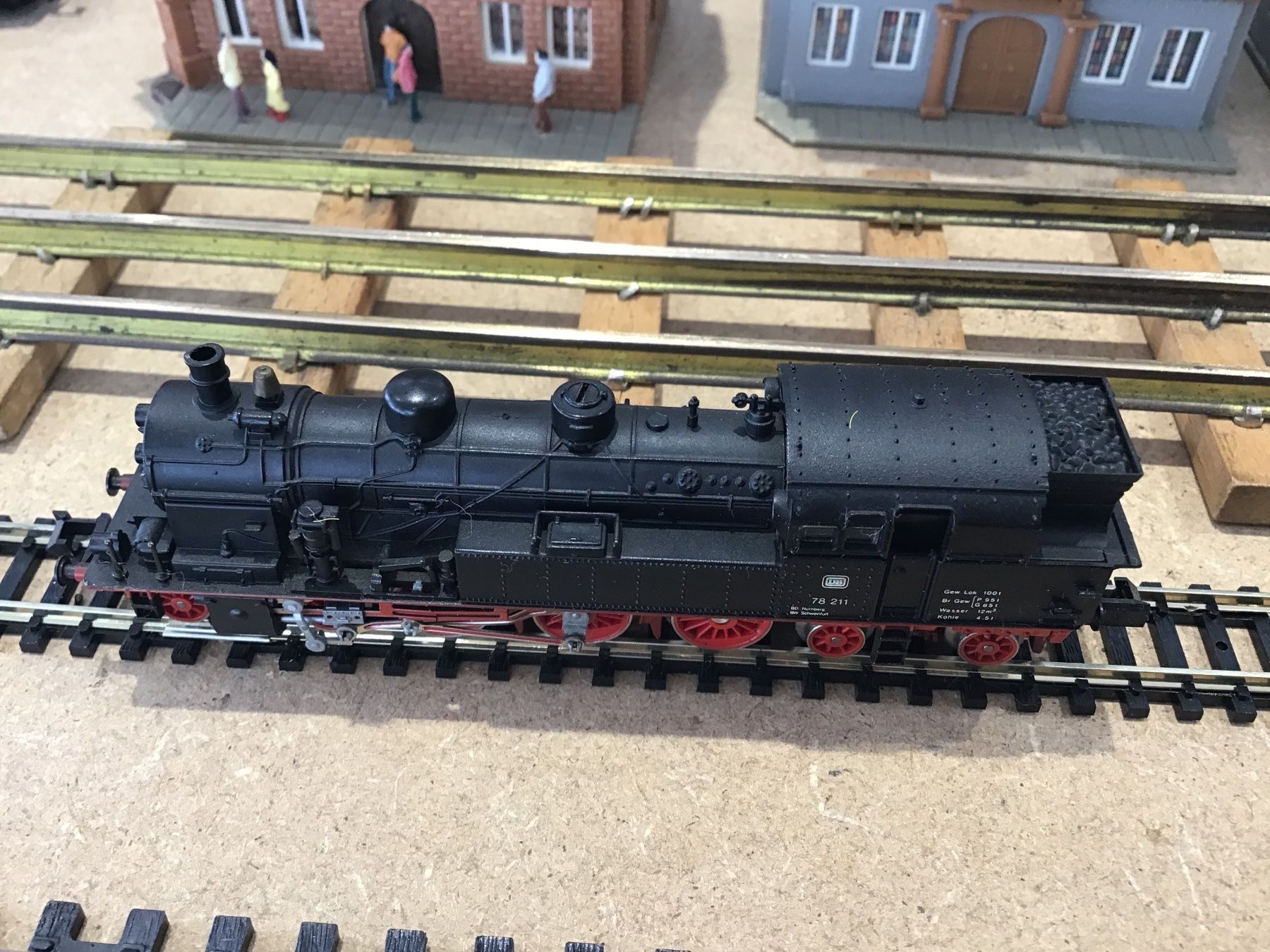 Arnold Modellini di ferrovie: ARNOLD N Dampflokomotive BR 78 211 – Usato da Männedorf venduto da Modell-Spezialisten 1