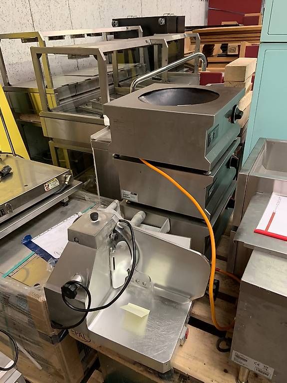 Appareils de cuisine: Div Gastrogeräte Mikrowelle Backofen tellerwärmer ect. – D'occasion à Burgdorf par dkwhummel 3