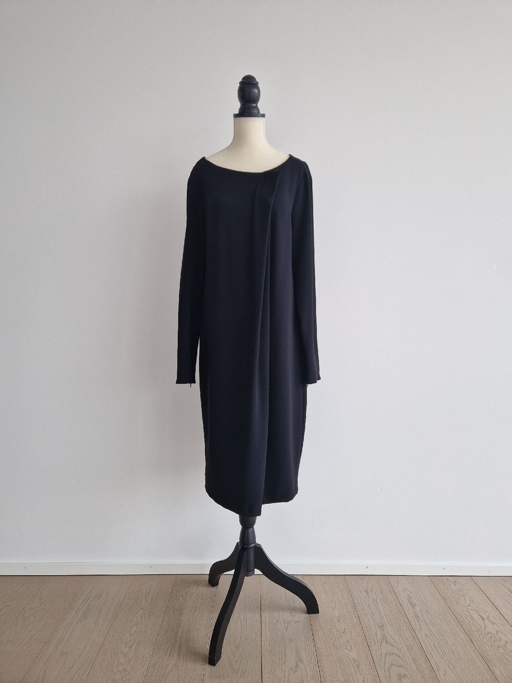 Max Mara Vestiti: MAX MARA Kleid Schwarz Gr.M/L – Nuovo (secondo la descrizione) da Horgen venduto da akkohappyshopping 1