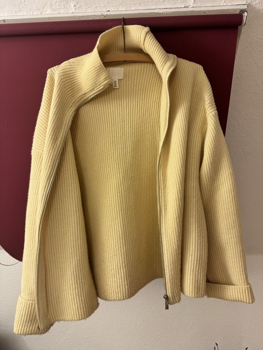 H&M Maglioni & Felpe: Buttergelber Zip-Pullover in M – Usato da Igis venduto da jul_7vgf