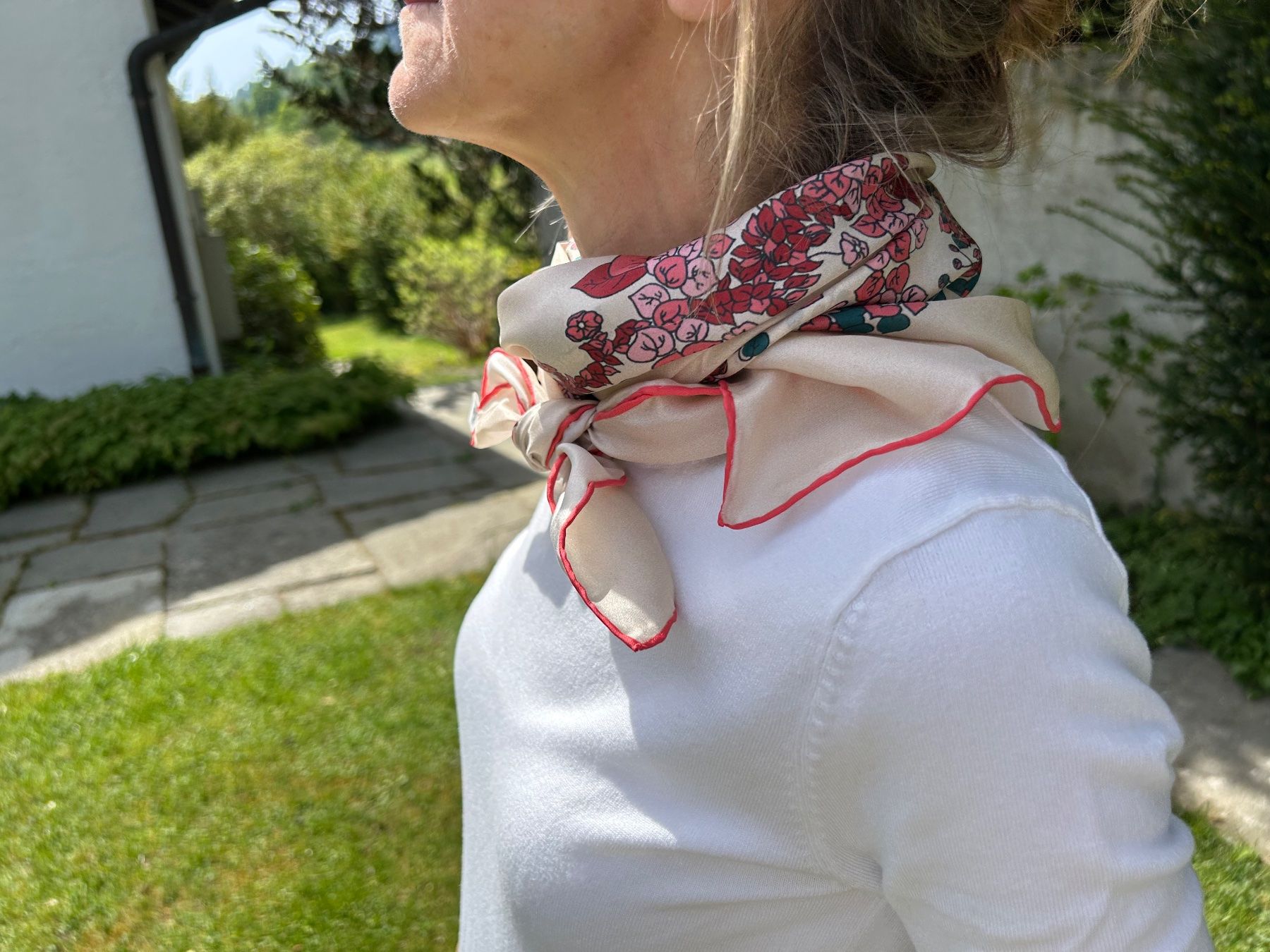 Becksöndergaard Foulard & Sciarpe: NEU: Seidenschal mit Rosenmuster von Beck Söndergaard – Nuovo (secondo la descrizione) da Lichtensteig venduto da christine099 1