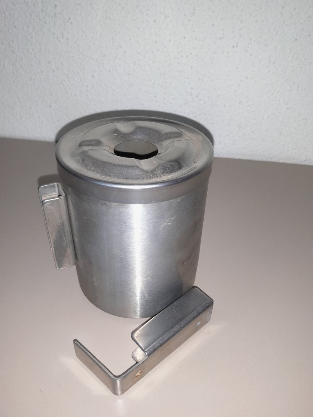 Aschenbecher: Wand Aschenbecher – Neu (gemäss Beschreibung) aus Windisch von Hasel42