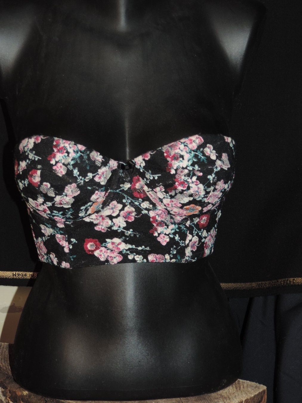 Altra biancheria intima: soutien gorge noir à fleurs – Nuovo (secondo la descrizione) da Genève venduto da Axelle333 4