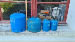 Gasflaschen-Set Camping-Gaskocher-Set leer.