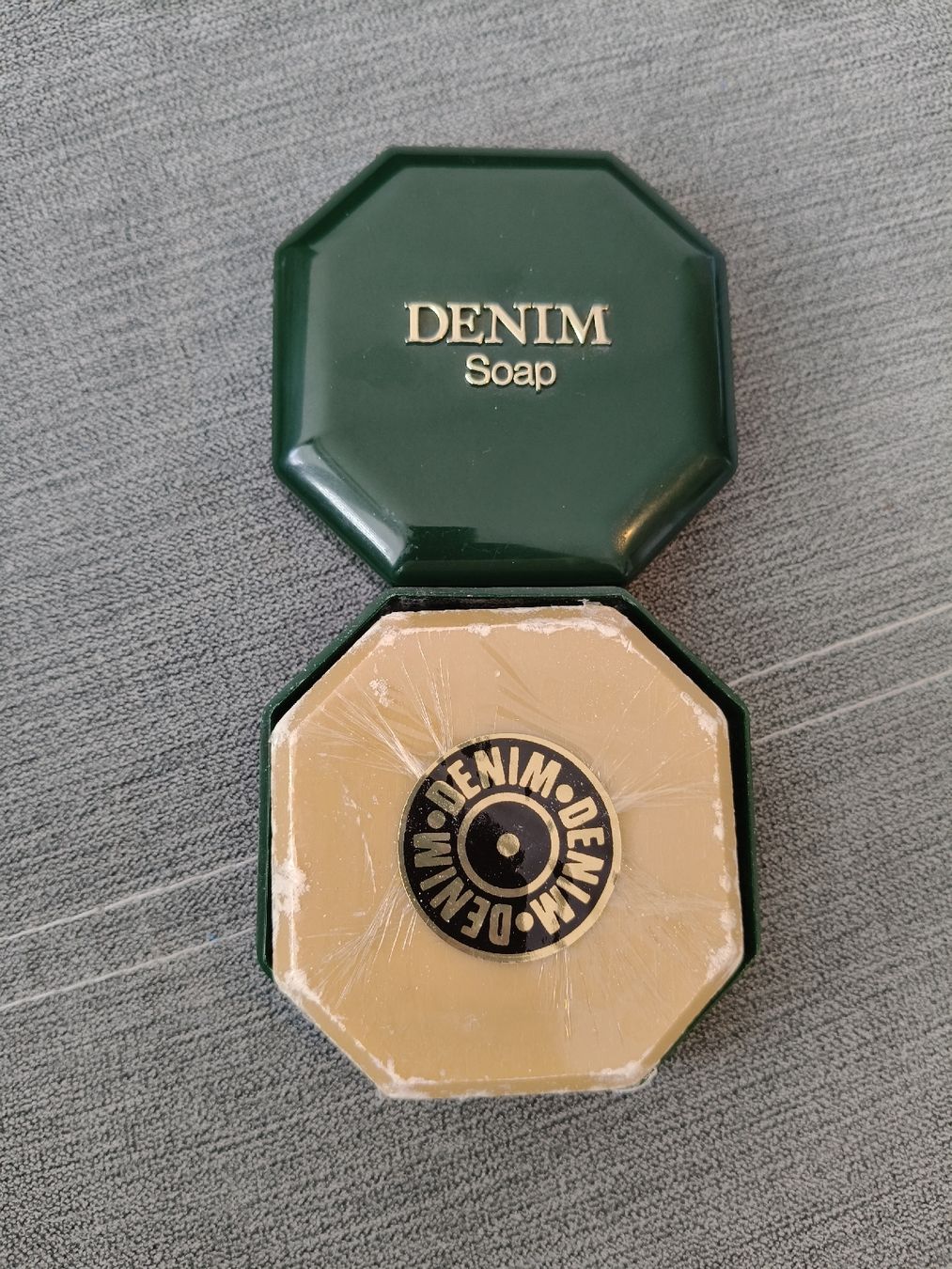 Doccia: Denim Soap by Elida 150g Soap new – Nuovo (secondo la descrizione) da Zürich venduto da sha_vw65 1