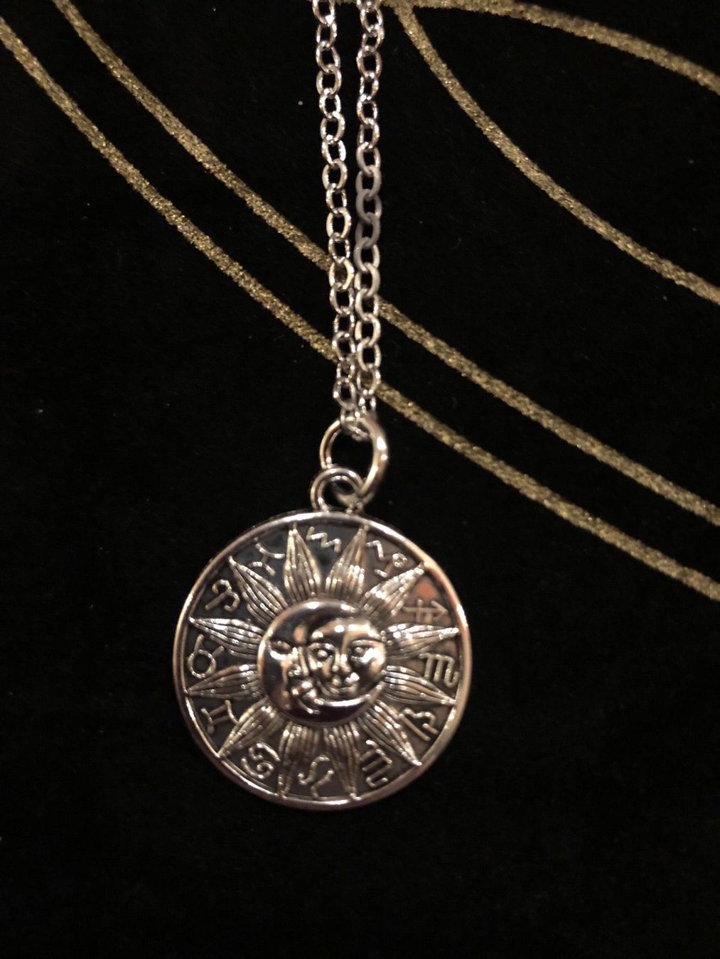 Ciondoli: Amulett Sonne/Mond mit Zodiac – Nuovo (secondo la descrizione) da Gams venduto da Mariawicca 1