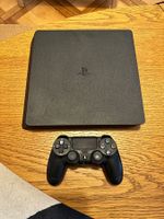 PlayStation 4 Slim avec manette + GTA 5