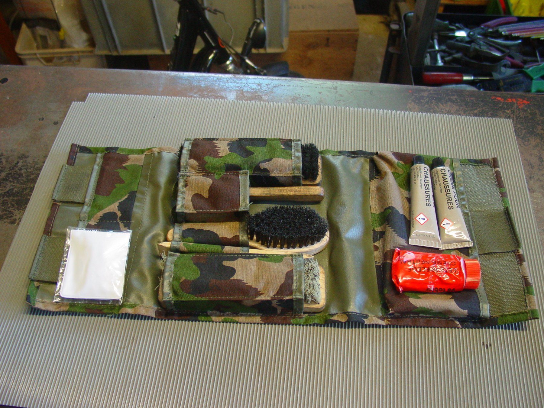 Schweizer Armee Uniformi: Mannsputzeug 90 tarn Militär – Usato da Ursenbach venduto da rekruten-shop