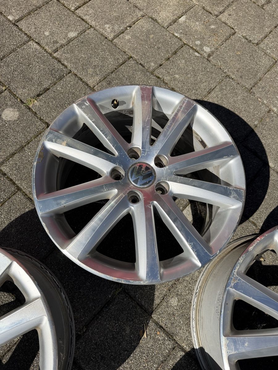 Volkswagen Cerchioni: VW Alufelgen 17zoll  – Usato da Steinach venduto da dd.grg 3