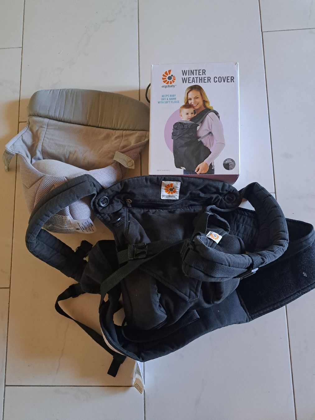 Ergo Baby Porte-bébés ventraux & dorsaux: Ergobaby mit Newborn-Einsatz – D'occasion à Bratsch par cin_yjy2