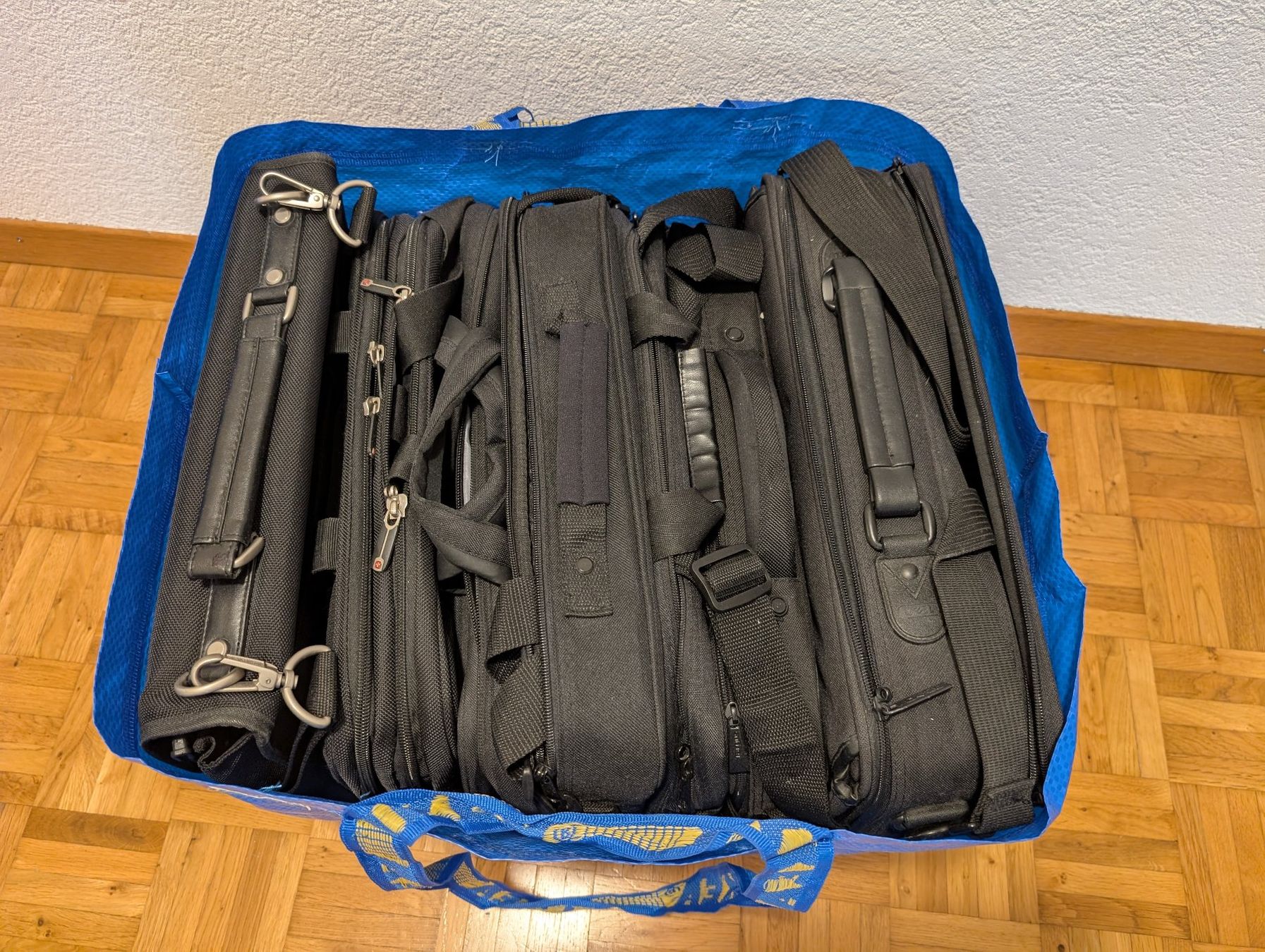 Borse: Set 7 Laptop/Notebook-Taschen – Usato da Seengen venduto da Moonwalk 2