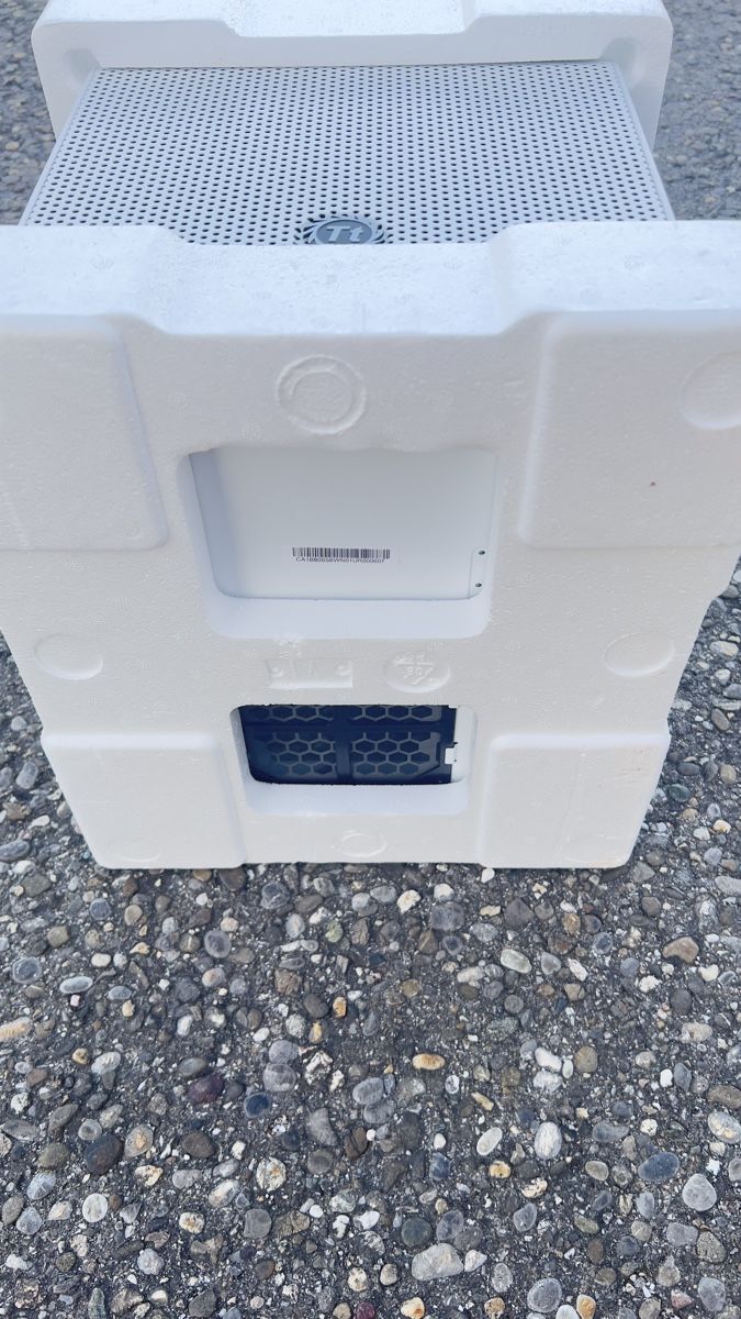 Thermaltake Custodie: Thermaltake Core V1 Snow Edition - Mini-ITX Gehäuse – Nuovo (secondo la descrizione) da Madiswil venduto da SWISS_49.B 2