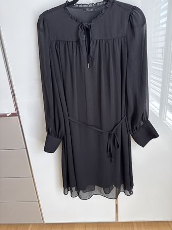 Schwarzes Kleid Gr. S - Elegant & Modern