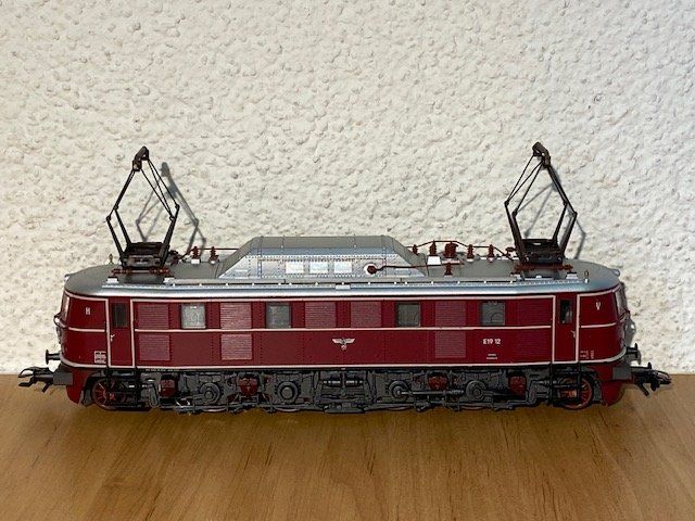 Märklin Trains électriques: Märklin 3769 BR E 19 – Neuf avec emballage d'origine à Adelboden par diana_ch 1