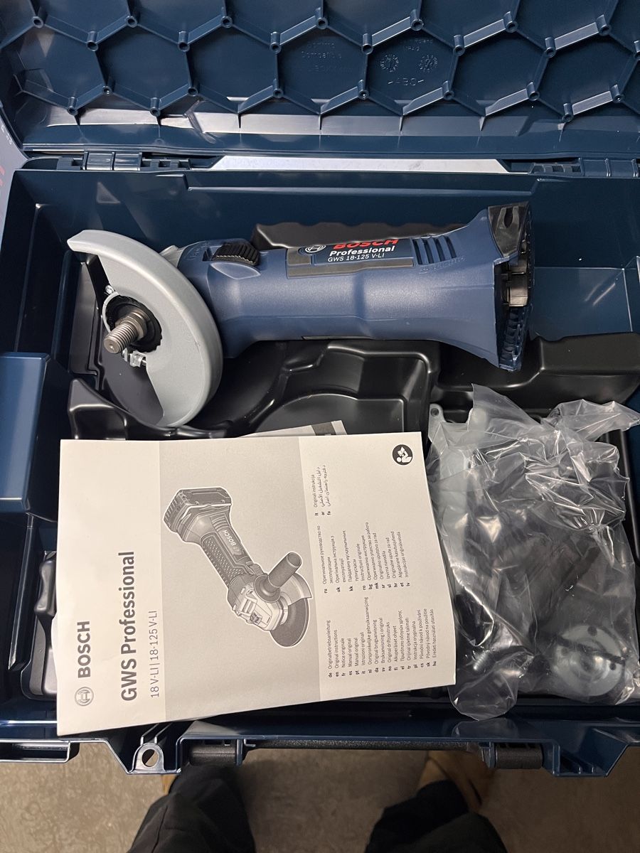 Bosch Smerigliatrici & Lucidatrici: Bosch Akku Winkelschleifer – Usato da Gerlafingen venduto da jerry50u 1