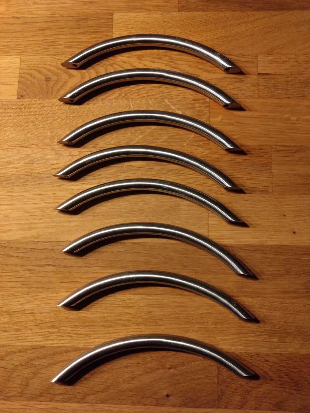 Ferramenta: Möbelgriffe Segmentbogen 128mm  8 Stück – Usato da Lauerz venduto da STIDRIVER