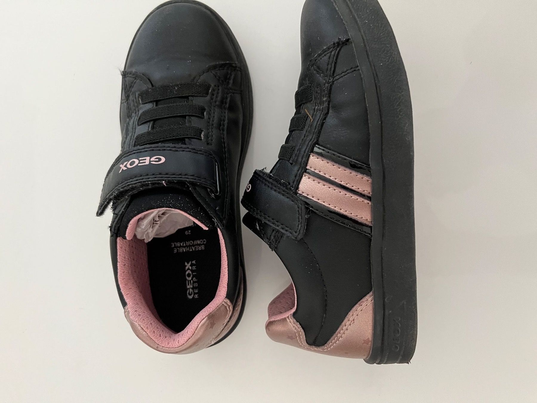 Geox Scarpe per ragazze: Sneaker von GEOX, Gr. 29, schwarz-pink – Nuovo (secondo la descrizione) da Burgdorf venduto da wiwy51 1