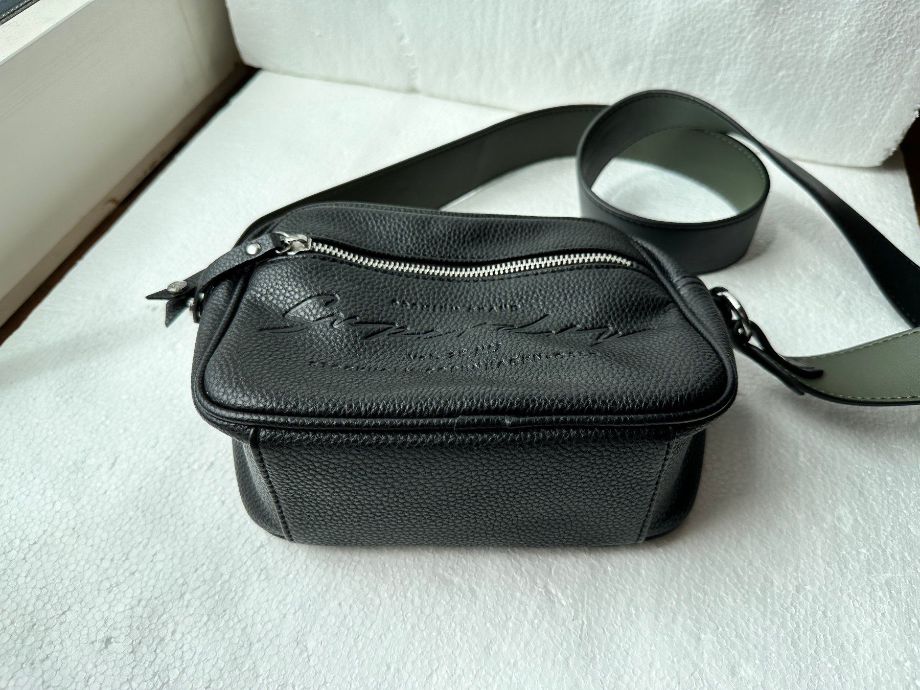 Superdry Borse: Tasche Superdry Kunstleder schwarz – Nuovo (secondo la descrizione) da Gümmenen venduto da FelizitasHermann 5