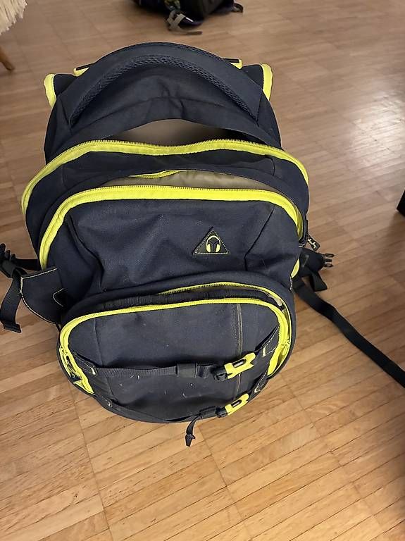 Borse & Zaini: Satch Schulrucksack Thek – Usato da Uster venduto da Fluma 1