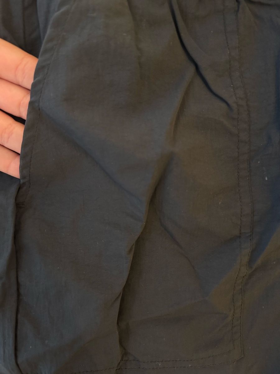 Bershka Pantaloni: Schwarze Hose von Bershka, Grösse L – Usato da Allschwil venduto da ana_87pj 4