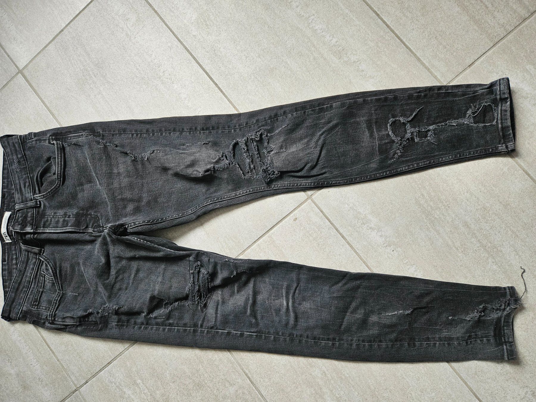 Zara Jeans: Zara Jeans Destroyed Look Gr. 40 Schwarz – Usato da Unterkulm venduto da Sani78 4