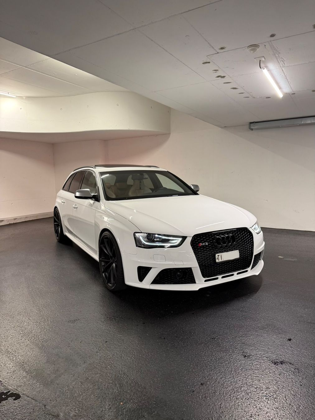 Audi Automobili: Audi RS4 4.2 V8 – Usato da Pregassona venduto da naz_9r98