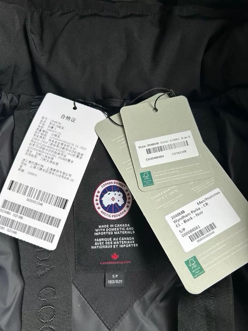 Canada Goose Gilets & Westen: S - Canada Goose jacket black 100% new – Neu und originalverpackt aus Yverdon-les-Bains von con_5qmg 1