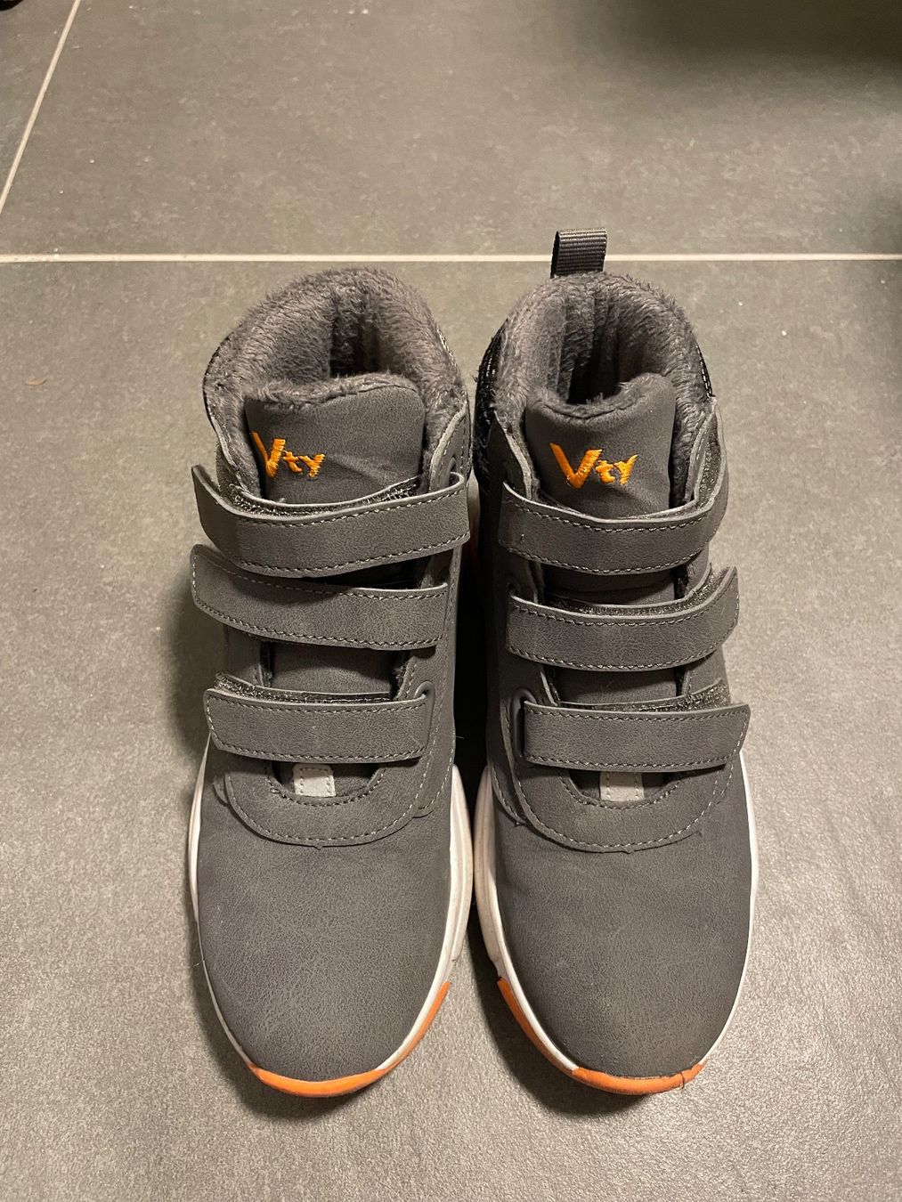 Scarpe per ragazzi: Warme Schuhe Gr. 33 – Usato da Gränichen venduto da stern1111