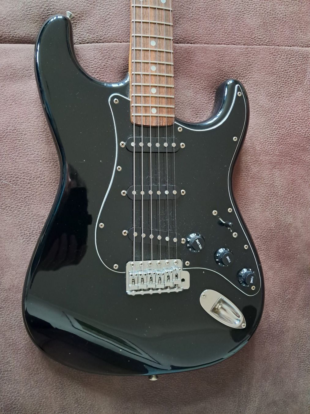 Strumenti musicali: Original Squire SQ Stratocaster 1983/84 – Usato da Luzern venduto da Totallegal 1
