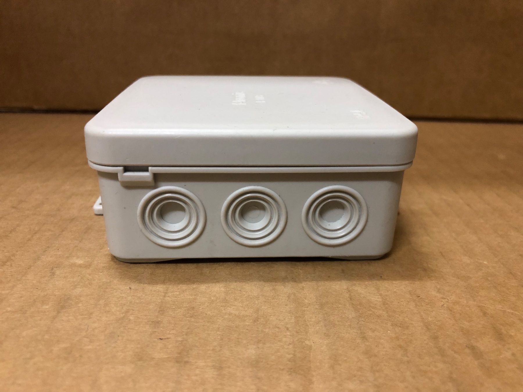 Stromzufuhr: Abzweigdose IP54 f-tronic – Gebraucht aus Eschlikon TG von ArtRec 2