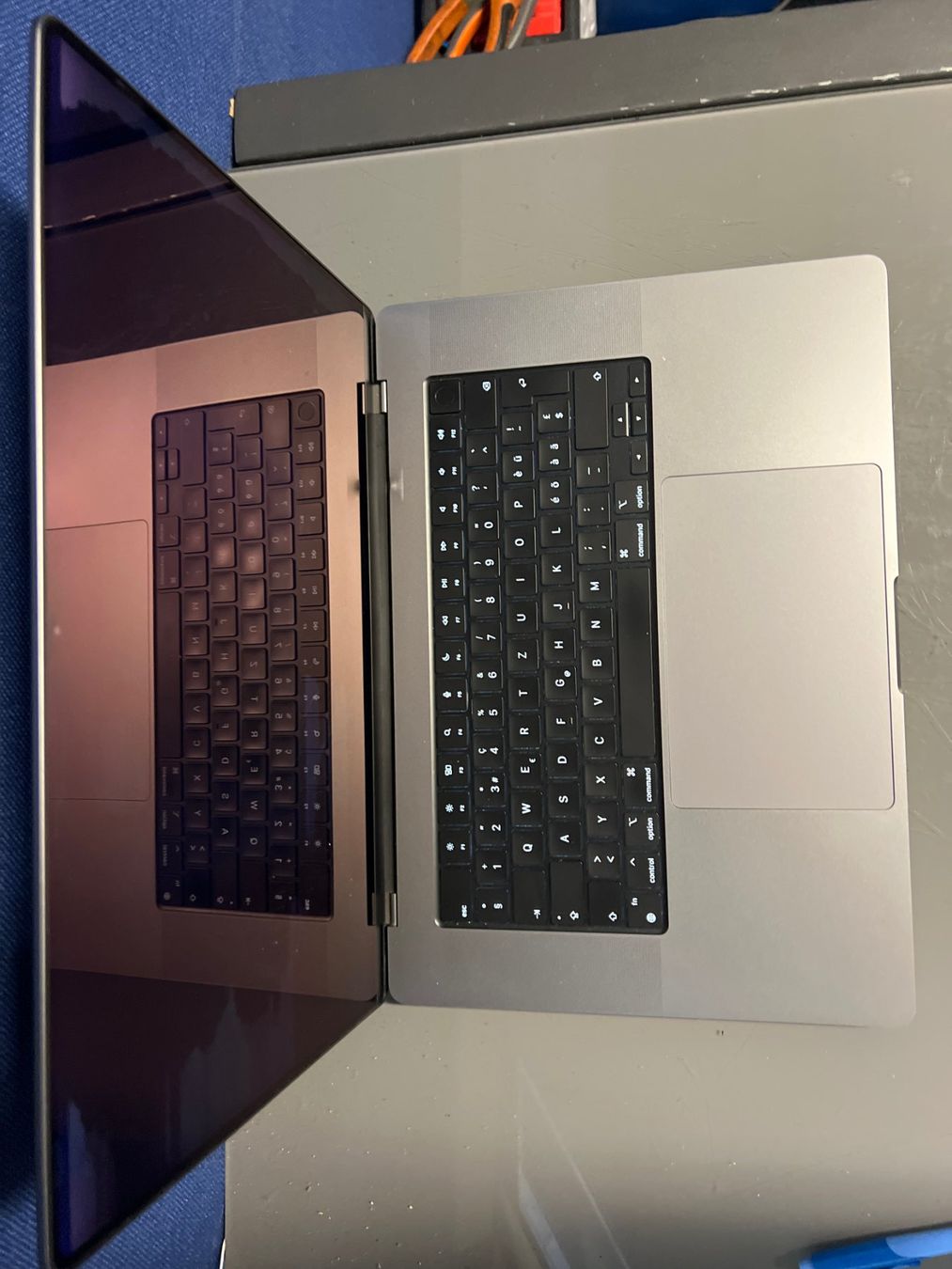 Apple Notebook: MacBook Pro 16" 2021 M1 iCloud sperre, Displaybruch #12 – Difettoso da Dietikon venduto da speedkauf 2
