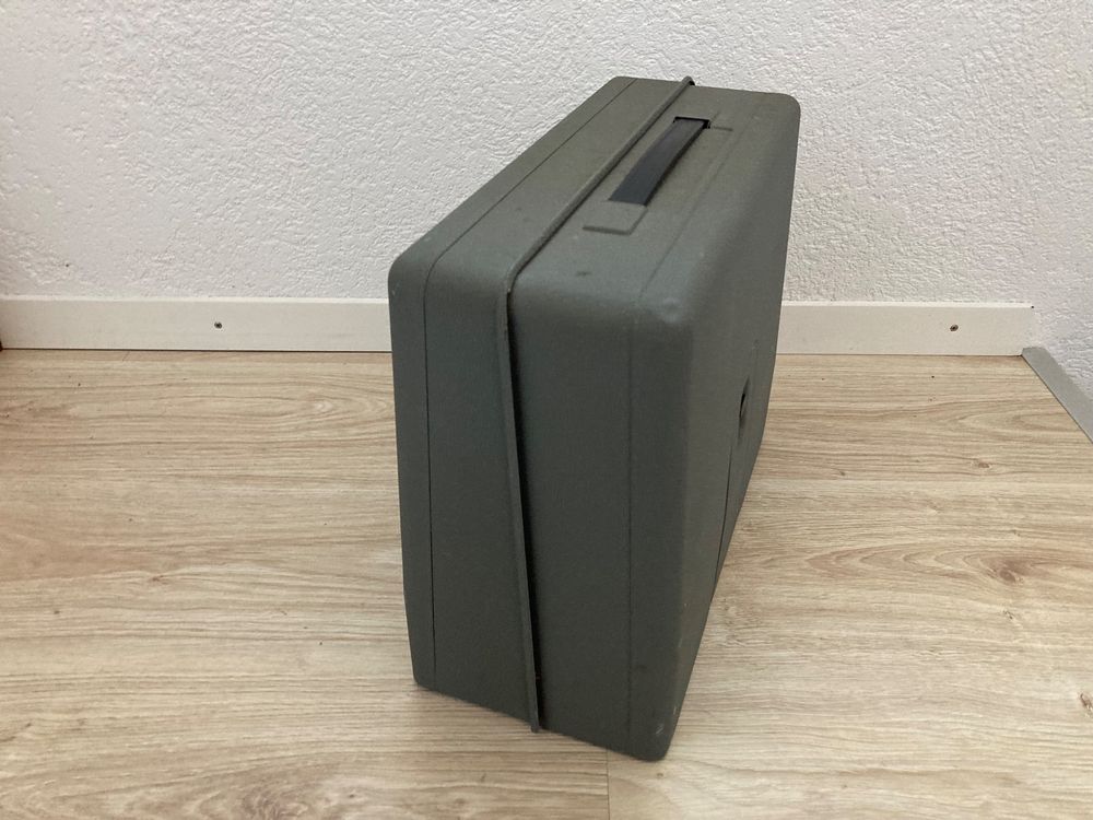 Ältere Nähmaschine von Elna Made in Switzerland Kaufen auf Ricardo