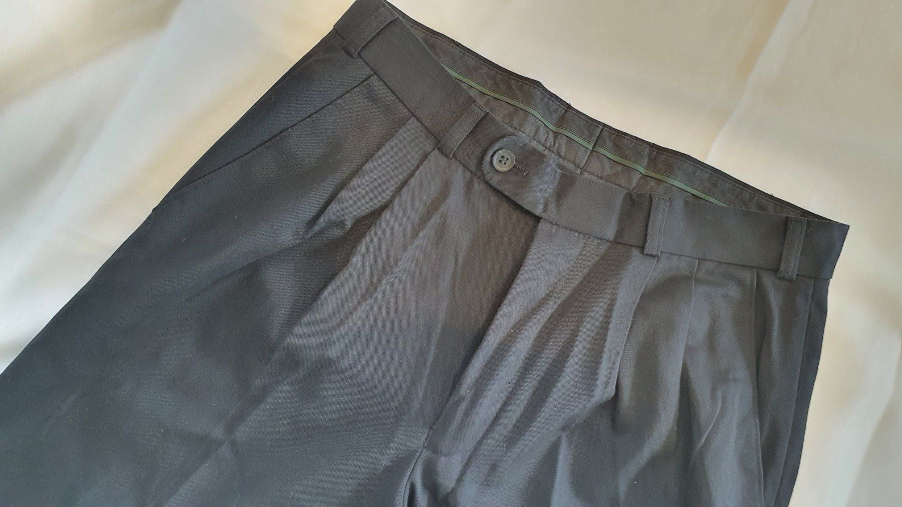 Pantaloni: Anzugs Bügelfalten Hose – Usato da Niederbuchsiten venduto da klengyel 2