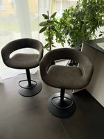 2 moderne Drehstühle / Esszimmerstühle – sehr guter Zustand