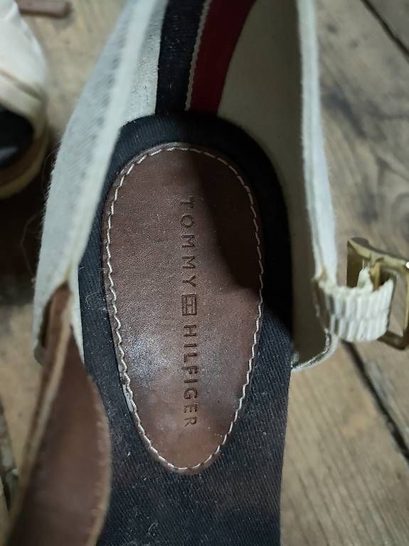 Scarpe da donna: Tommy Hilfiger Damenschuhe – Usato da Schlattingen venduto da armeFrau 2
