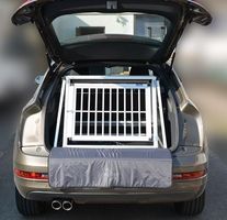 Massgefertigte Hundetransportbox für Audi Q3 + Q5